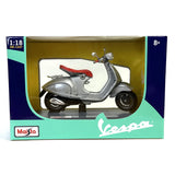 1:18 Diecast Vespa 946 Bellissima 2014 Silver