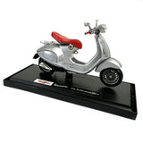 1:18 Diecast Vespa 946 Bellissima 2014 Silver